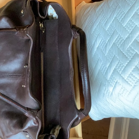 Kate Spade brown lightly pebbled shoulder bag. - Picture 4 of 5